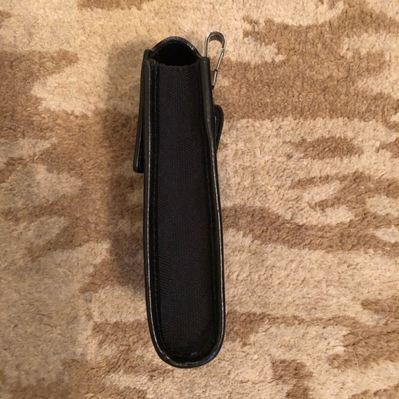 Authentic Gucci GG phone case - Picture 3 of 6